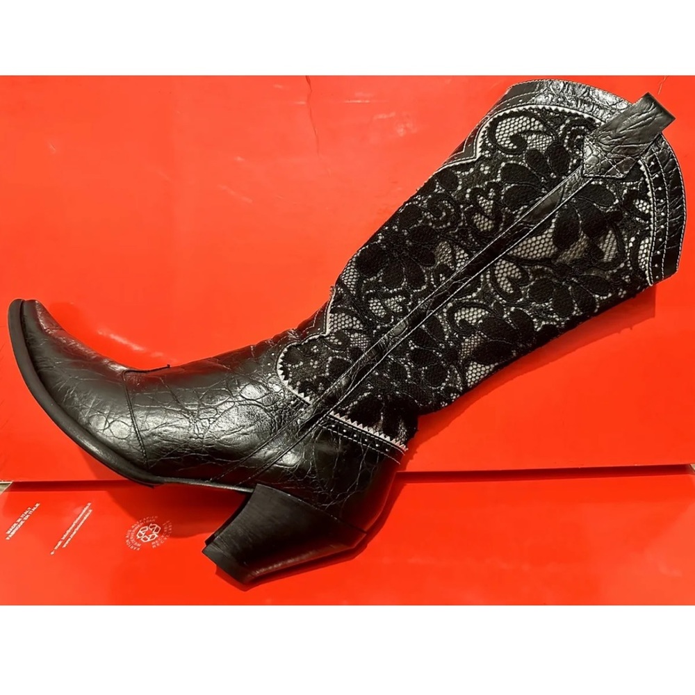 women's cowboy western black Leather boots embroidery, lace, Italy  Sz 37,